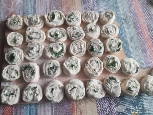 Суп с улитками из теста и зеленью фото