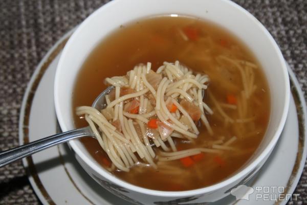 Вермишелевый суп на курином бульоне