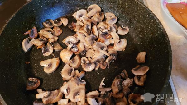 Жареные кабачки в грибном соусе фото