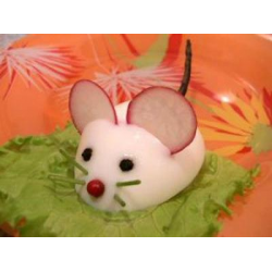 Рецепт: Украшение для салатов "Мышки"