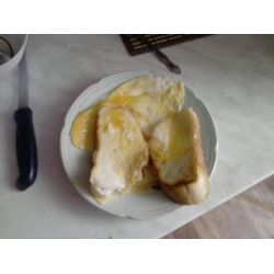 Рецепт: Сладкая яичница с молоком и батоном