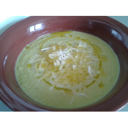 Рецепт: Крем-суп из зеленого горошка с сельдереем