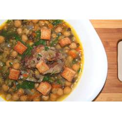 Рецепт: Горохово-чечевичный суп с копчеными ребрышками