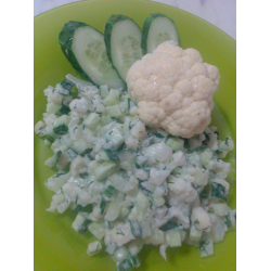 Рецепт: Салат из цветной капусты и огурцов