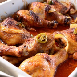 Рецепт: Курица тушеная в томатном соусе