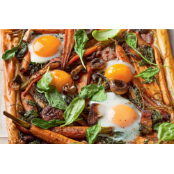 Рецепт: Пирог с копченой грудинкой, морковью, шпинатом и яйцом