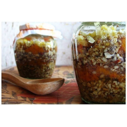 Рецепт Сырое варенье из клюквы с имбирем и медом