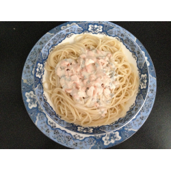 Рецепт: Спагетти со сливочным соусом и лососем