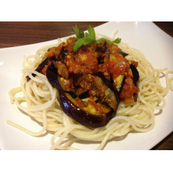 Рецепт: Спагетти с баклажанами в томатном соусе