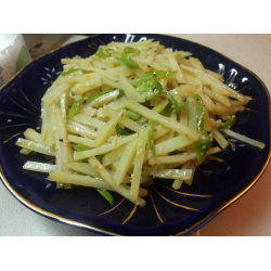 Рецепт: Китайский горячий салат из картофеля и зеленого перца