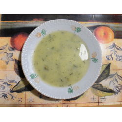 Рецепт: Суп-пюре с картофелем, цветной капустой и зеленым горошком на курином бульоне