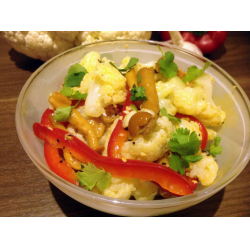 Рецепт: Салат из цветной капусты с маринованными опятами