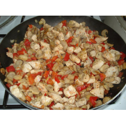 Рецепт: Курица с грибами и перцем