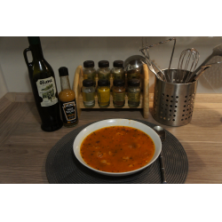 Рецепт: Томатный суп с фасолью и беконом