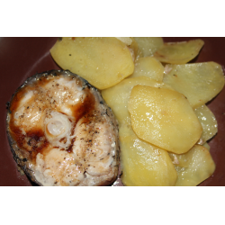 Рецепт: Запеченые рыбные стейки - Толстолобик на лимонной подушке