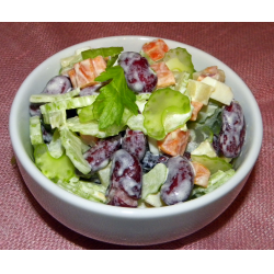 Рецепт: Салат из стеблей сельдерея и красной фасоли