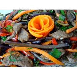 Рецепт: Салат из папоротника и телятины