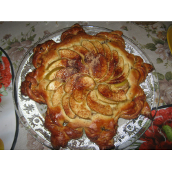 Рецепт: Пирог плетеный с яблоками и корицей