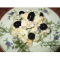 Фото Салат с оливками, сыром и курицей