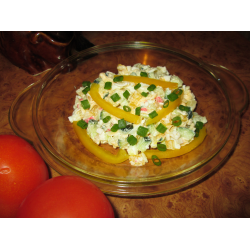 Рецепт: Салат с огурцами, крабовыми палочками и болгарским перцем