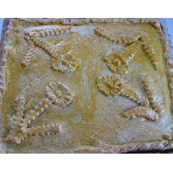 Рецепт: Пирог с квашеной капустой и рыбой