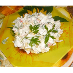 Рецепт: Салат из капусты с крабовыми палочками и кукурузой