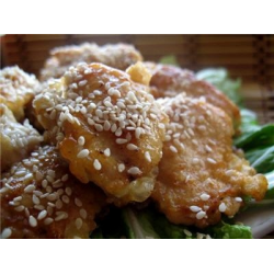 Рецепт: Пряные кусочки куриного филе с чесноком и кунжутом
