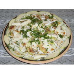 Рецепт: Салат из пекинской капусты и французского сыра с плесенью