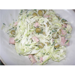 Рецепт: Салат с сервелатом и зеленым горошком