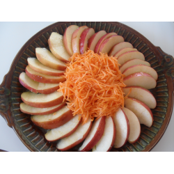Рецепт: Салат из яблок с морковью