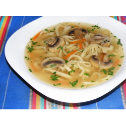 Рецепт: Сырный суп с грибами и домашней лапшой
