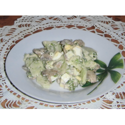 Рецепт: Зеленый салат с яйцами и жареными грибами