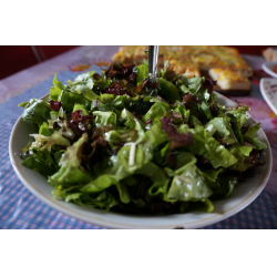 Рецепт: Салат с зеленью и огурцами