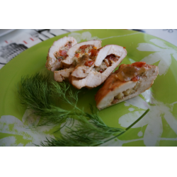 Рецепт: Куриное филе, запеченое с помидорами и моцареллой