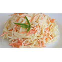 Рецепт: Салат из молодой капусты с морковью и яблоком