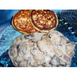 Рецепт: Картофельный блины с грибной подливкой