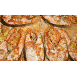 Рецепт: Красная рыба в духовке в майонезном соусе с овощами