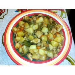 Рецепт: Картофель с курицей и овощами в подливе