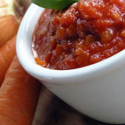 Рецепт: Соус томатный с чесноком