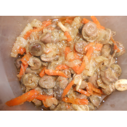 Рецепт: Куриные сердечки с луком и морковью