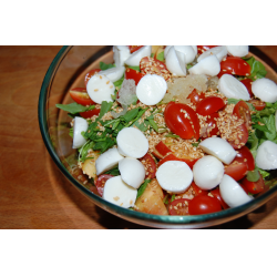 Рецепт: Зеленый салат с нектаринами и моцареллой