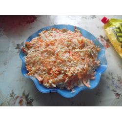 Рецепт: Салат с морковью и копченым сыром