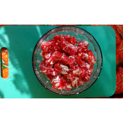 Рецепт: Салат из помидор, паприки и творога