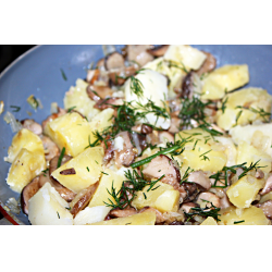 Рецепт: Картофель с белыми грибами по-деревенски