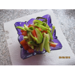 Рецепт: Салат из зеленой редьки с помидорами и болгарским перцем