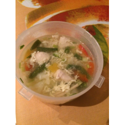 Рецепт: Легкий суп с куриной грудкой и овощами