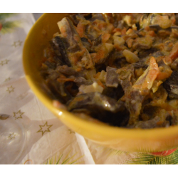 Рецепт: Салат с говяжьим сердцем и грибами
