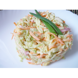 Рецепт: Салат из зеленой редьки с колбасой