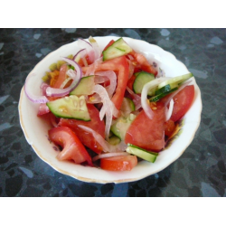 Рецепт: Салат из помидор и огурцов в маринаде
