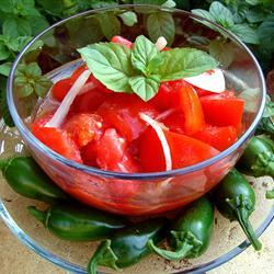 Рецепт: Сладкий помидорный салат